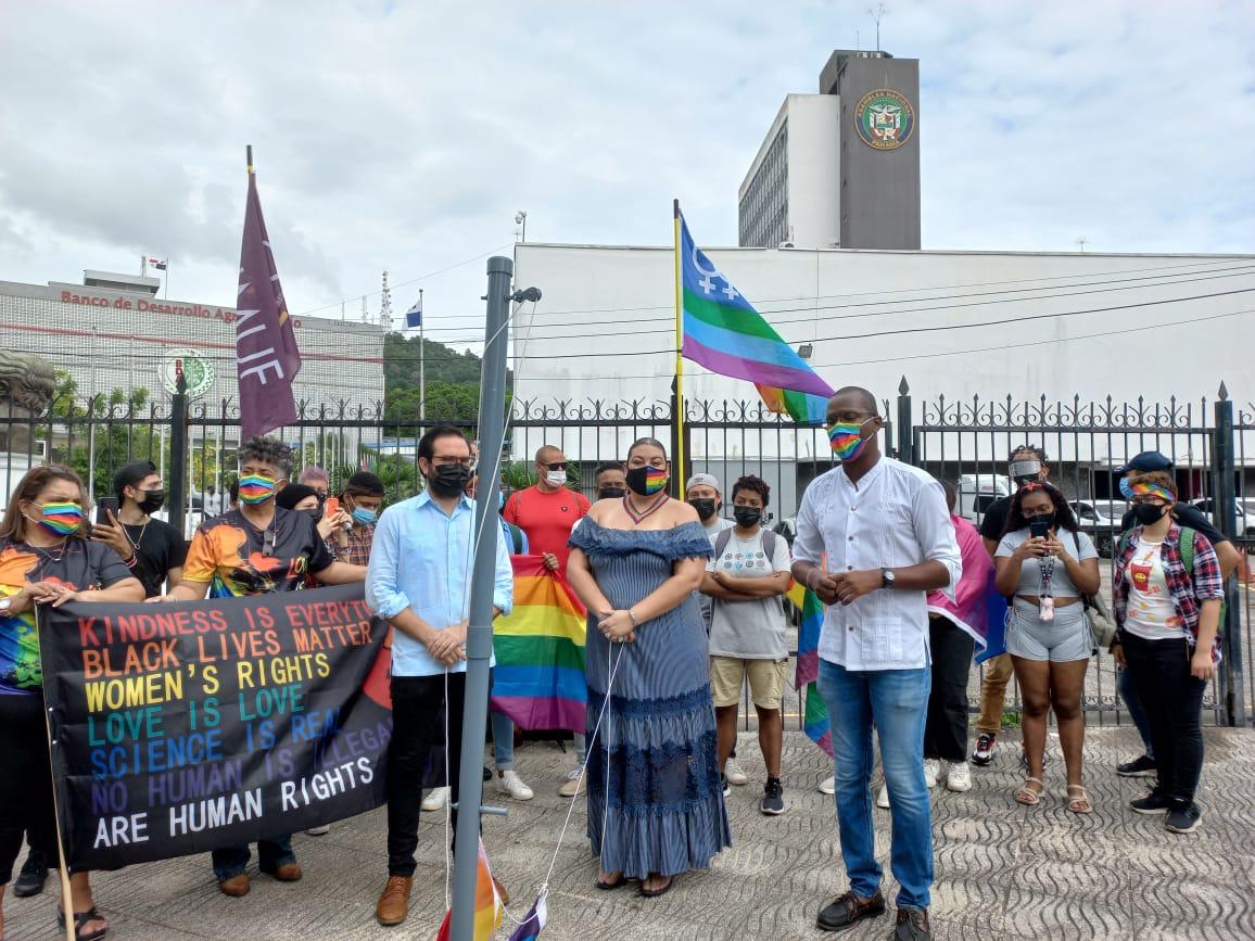 Inicia el 'World Pride Panamá' con izada de Bandera del Orgullo 2021