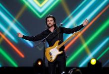 Juanes lanza álbum 'Más futuro que pasado'